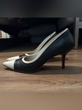 Adrienne Vittadini Black and White Pumps